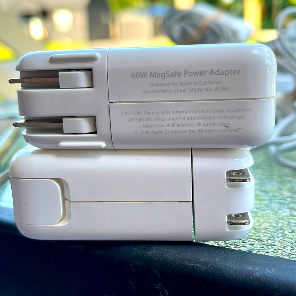 Apple 60W MagSafe Power Adapter Model A1184